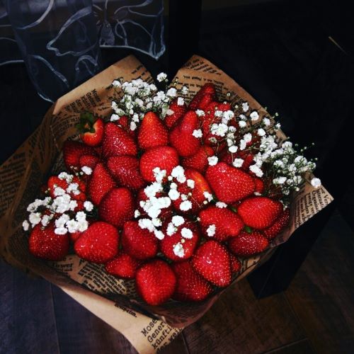 PREMIUM БУКЕТ "КЛУБНИЧНЫЙ" № 2