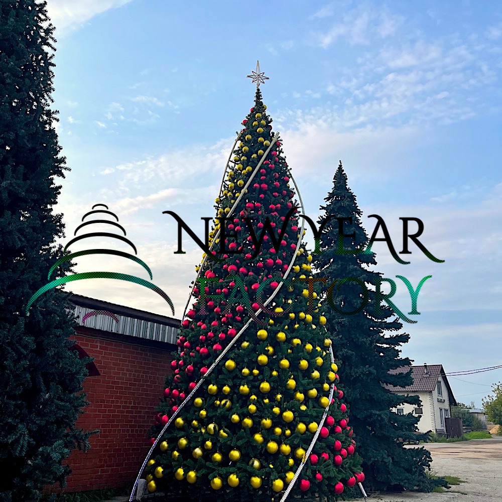 УЛИЧНЫЕ ДИЗАЙНЕРСКИЕ ЕЛКИ