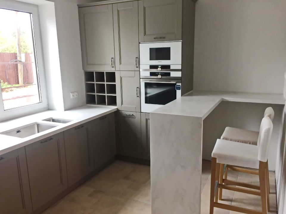 Столешница на кухню из искусственного камня под ключ
