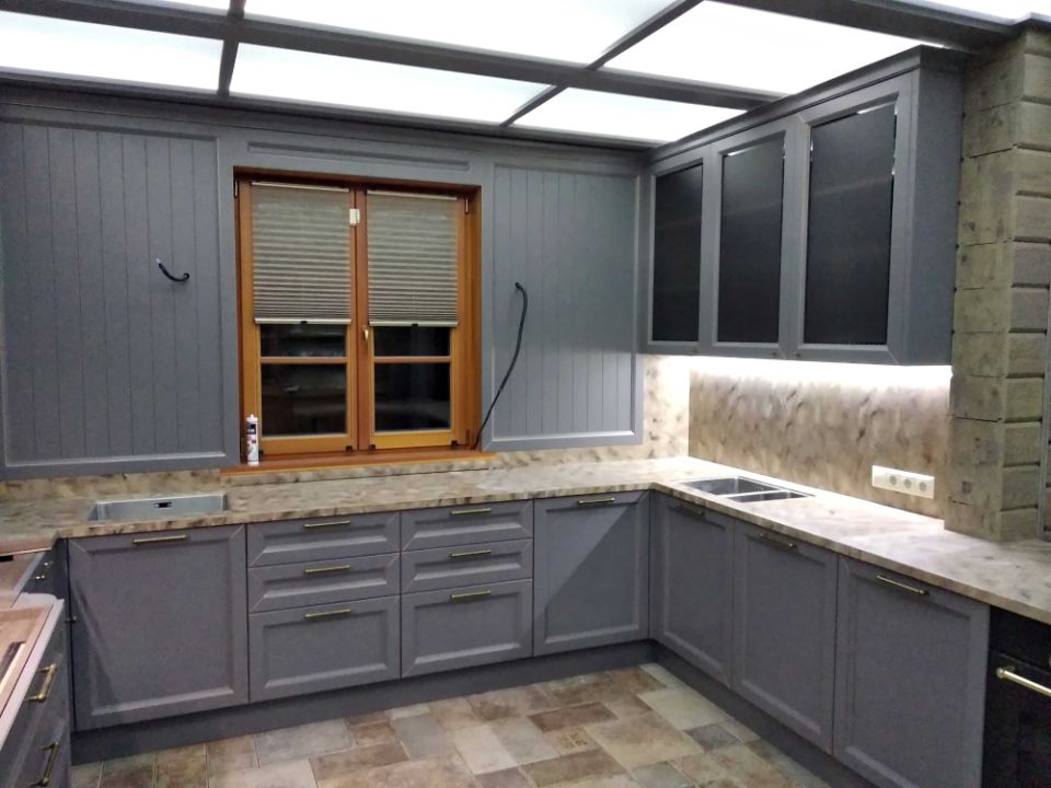 Столешница из искусственного камня на кухню под заказ