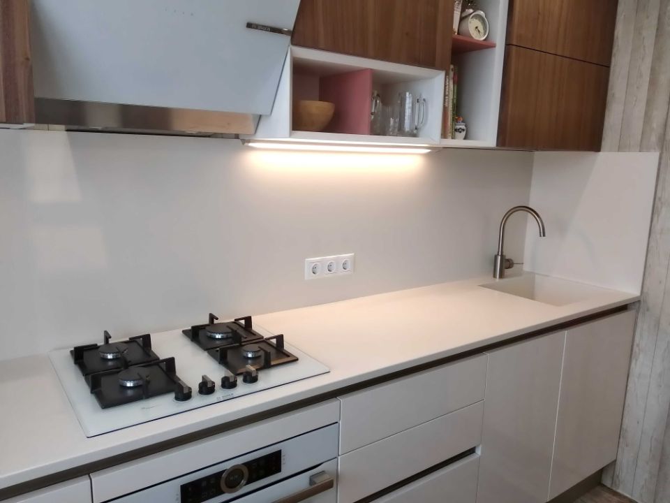 Столешница на кухню из искусственного камня