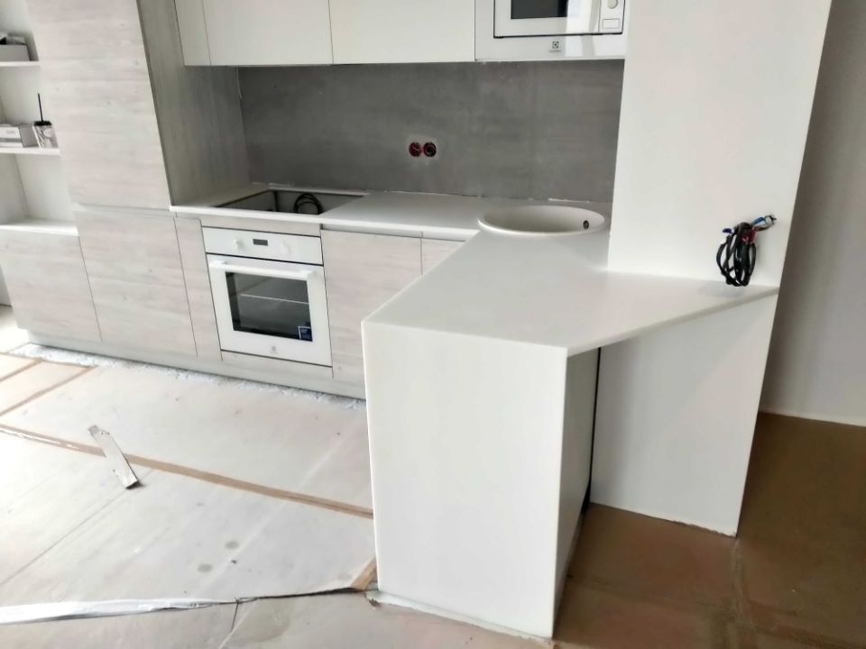 Столешница на кухню из искусственного камня