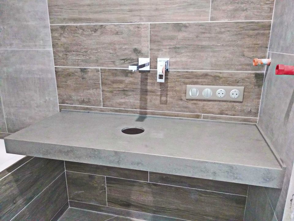 Столешница в ванную из искусственного камня