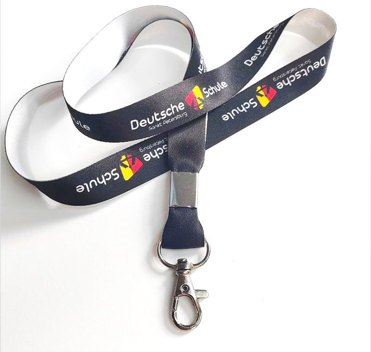 металлический карабин