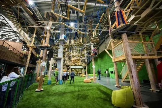 Indoor rope climbing