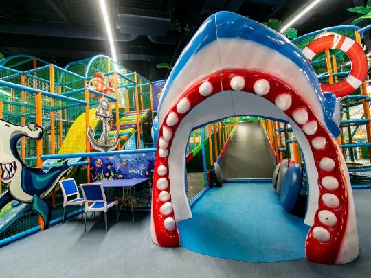 Children's maze, giant slide, three-slide slide, steep slide, tubing slide, entrance arch, shark's mouth