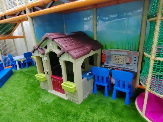 Игровой домик "Step2"