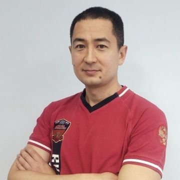 Александр Хон