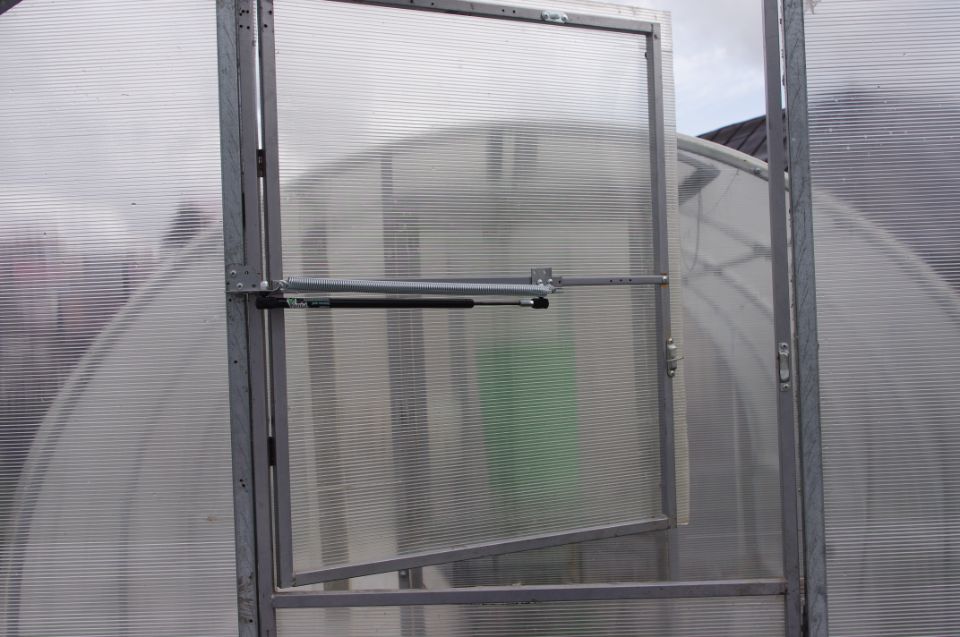 форточка в двери