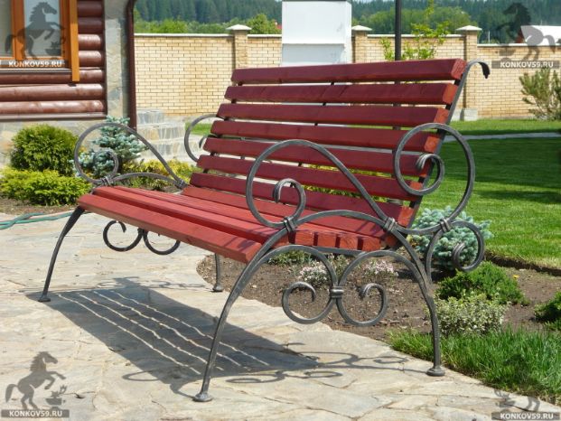 Кованая скамейка
