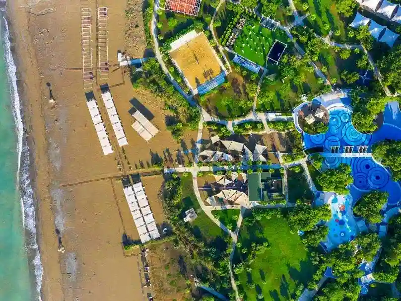 Отель Лукия Ворлд