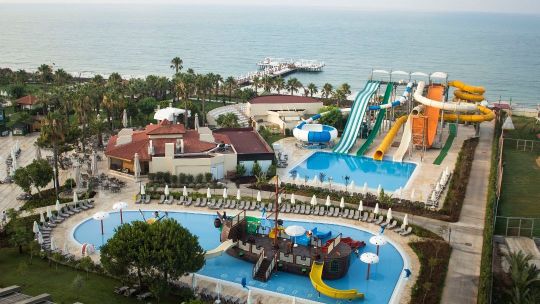 Аквапарк в отеле Беллис Делюкс