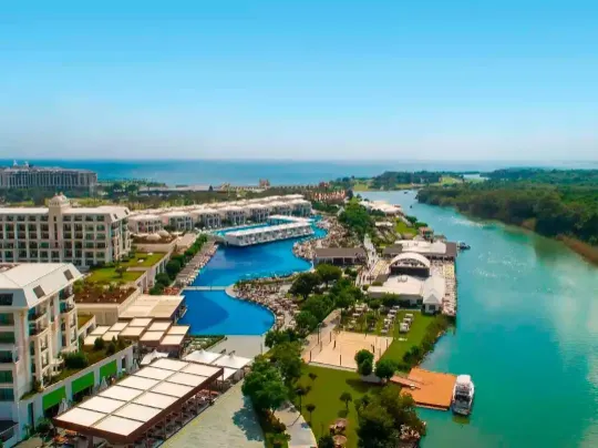 Титаник Делюкс Гольф