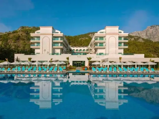 Досиния Лакшери