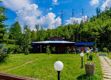 База отдыха Куруктачи. Дом на причале. Талакан. Бурейская ГЭС.