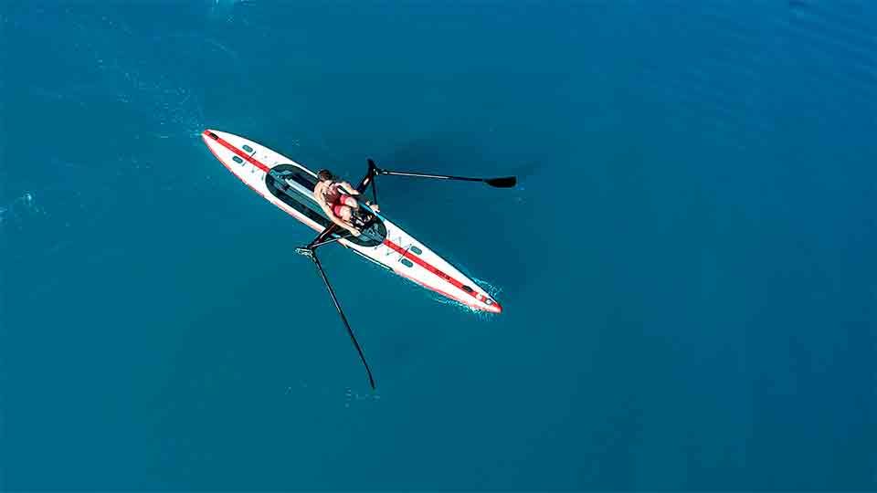 Гребная доска Airdeck DUDE 18 с Hi-tech системой RowVista® для академической гребли лицом вперед. Управляемый угол наклона лопасти. Устанавливается на лодки Row on, надувные или жесткие доски SUP, каяки, байдарки, каноэ и гребные лодки. ROWonAIR® - сделано в Австрии.