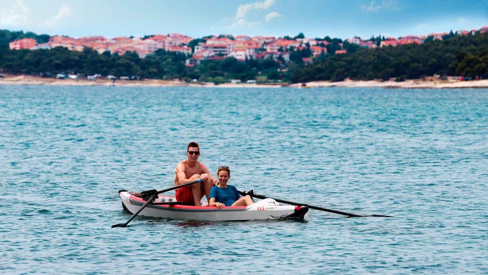 Гребля лицом вперед с девушкой. Гребная система RowVista® на каяке Airdeck AIRKAYAK 16 ROWonAIR® - оборудование для академической гребли на надувных досках, SUP, каяках, байдарках, каноэ и гребных лодках совместимо с большинством бордов Stand Up Paddle