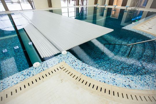 Ролеты для бассейна