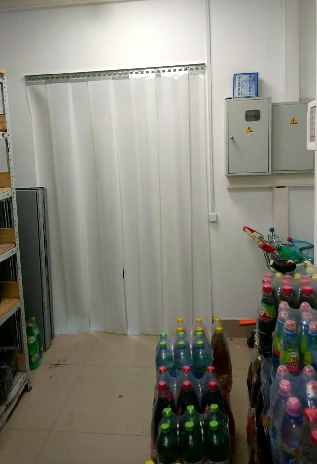 белые ленточные пвх завесы для магазина