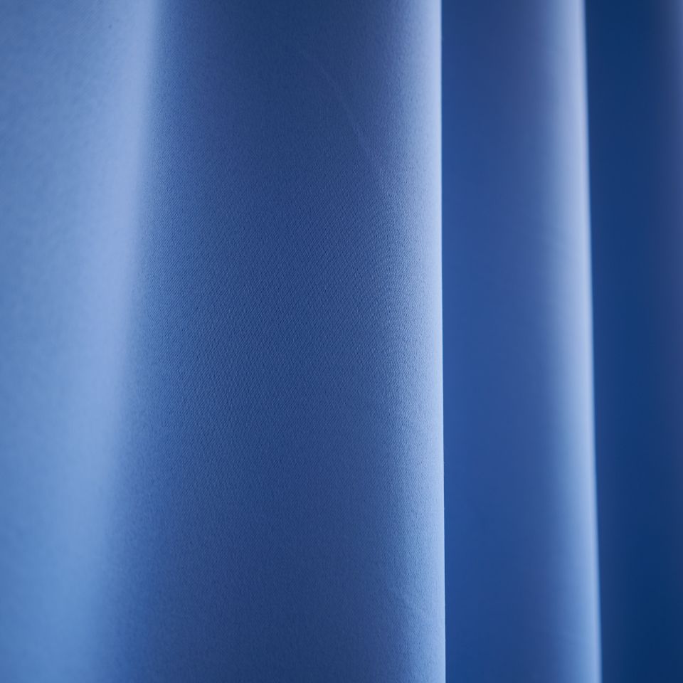 Матовый блэкаут. Цвет: голубой