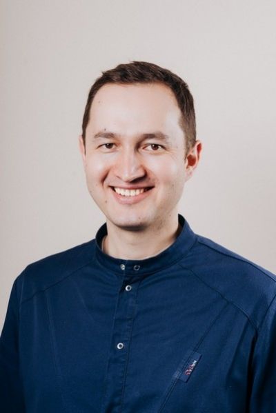 врач