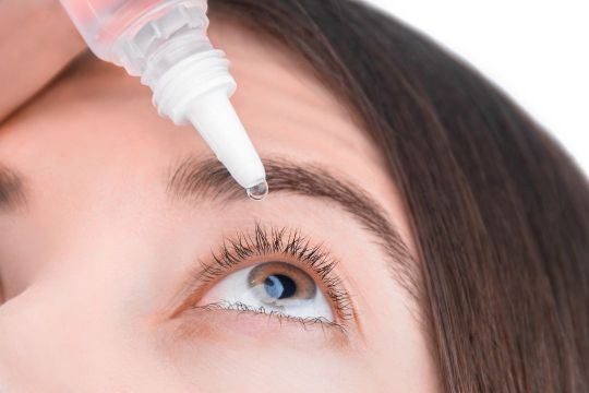 Покраснение глаз: причины, способы лечения и профилактика