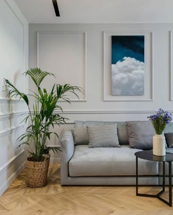 Кухня и гостиная, разделенные перегородкой из бруса 9