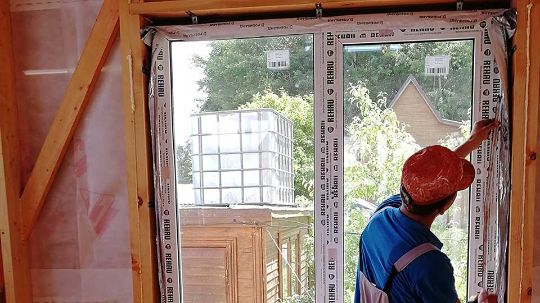 Монтаж окон ПВХ по ГОСТ в каркасном доме