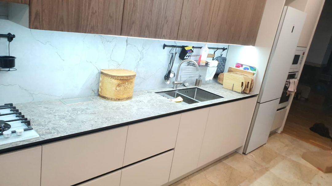 Прямая кухонная столешница из HPL компакт плиты