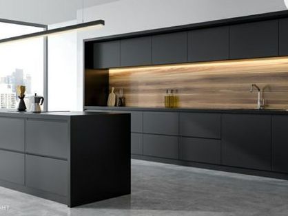 Стильная современная кухня с черными премиальными фасадами