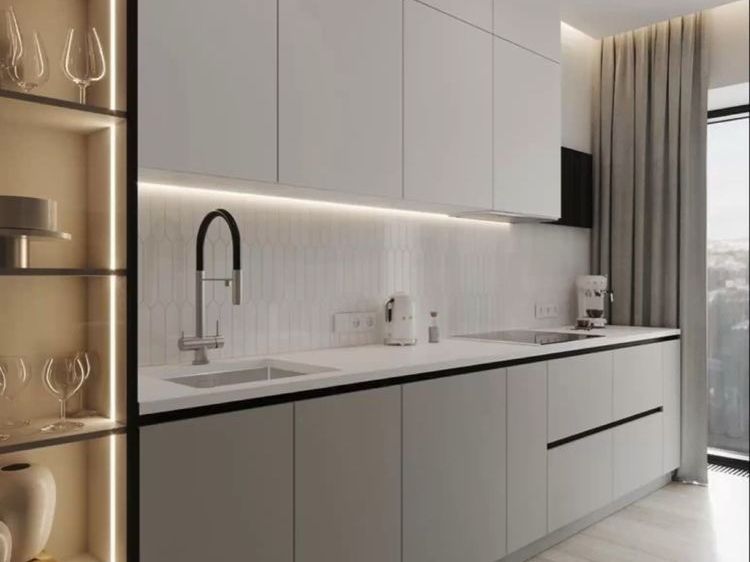 кухня со стеклянным пеналом