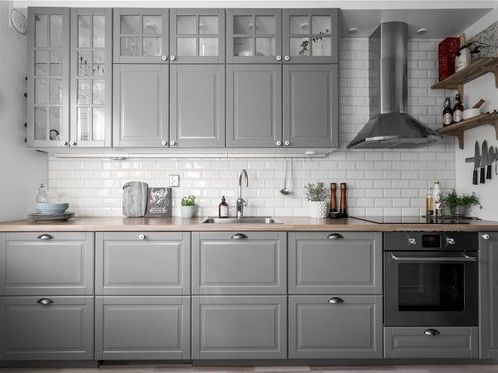 Кухня с фрезерованными и окрашенными фасадами