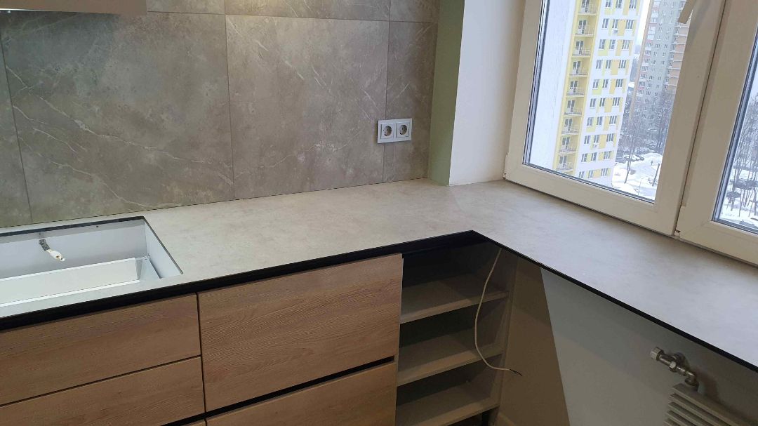 Столешница HPL 12 мм переходящая в подоконник