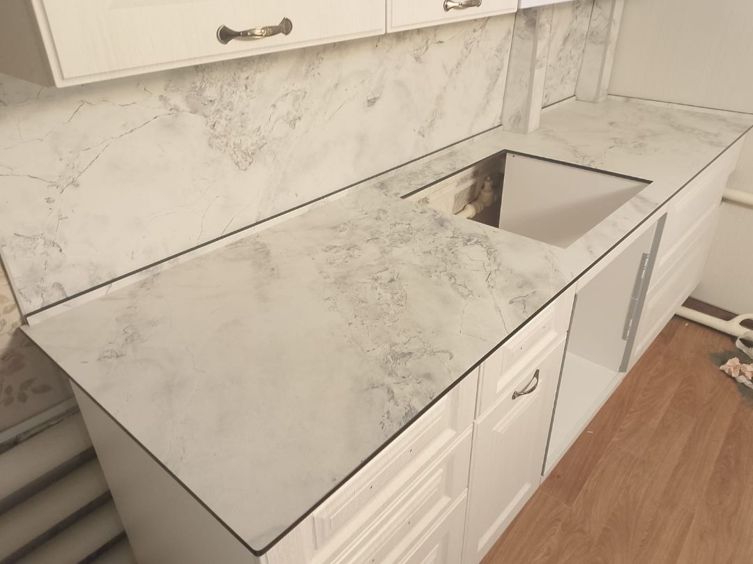 Столешница кухни и стеновая панель из компакт ламината