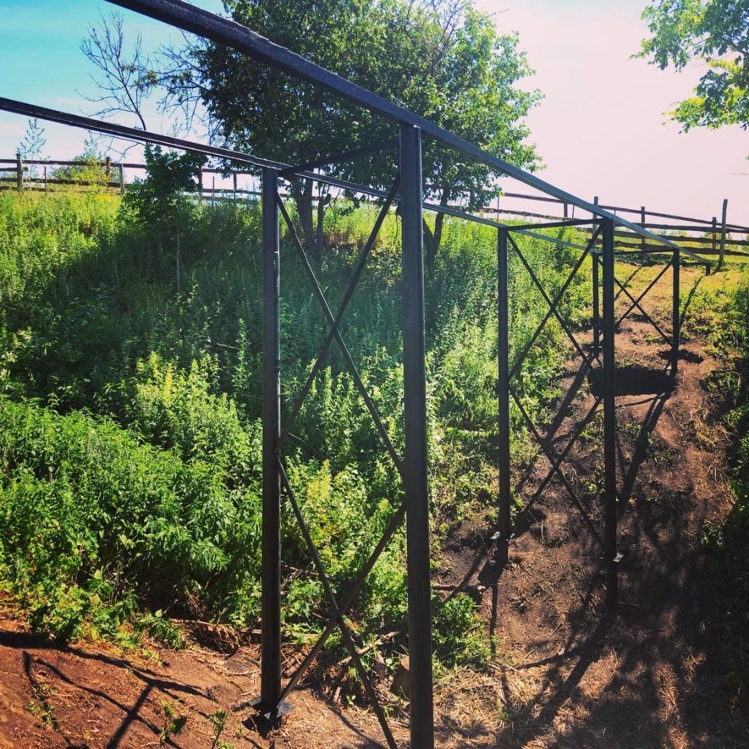 Установлены сваи и обвязка брусом  для хоз постройки специалистами Сваи№1. Купить по низкой цене производителя сваи в Воронеже можете В нашей компании.