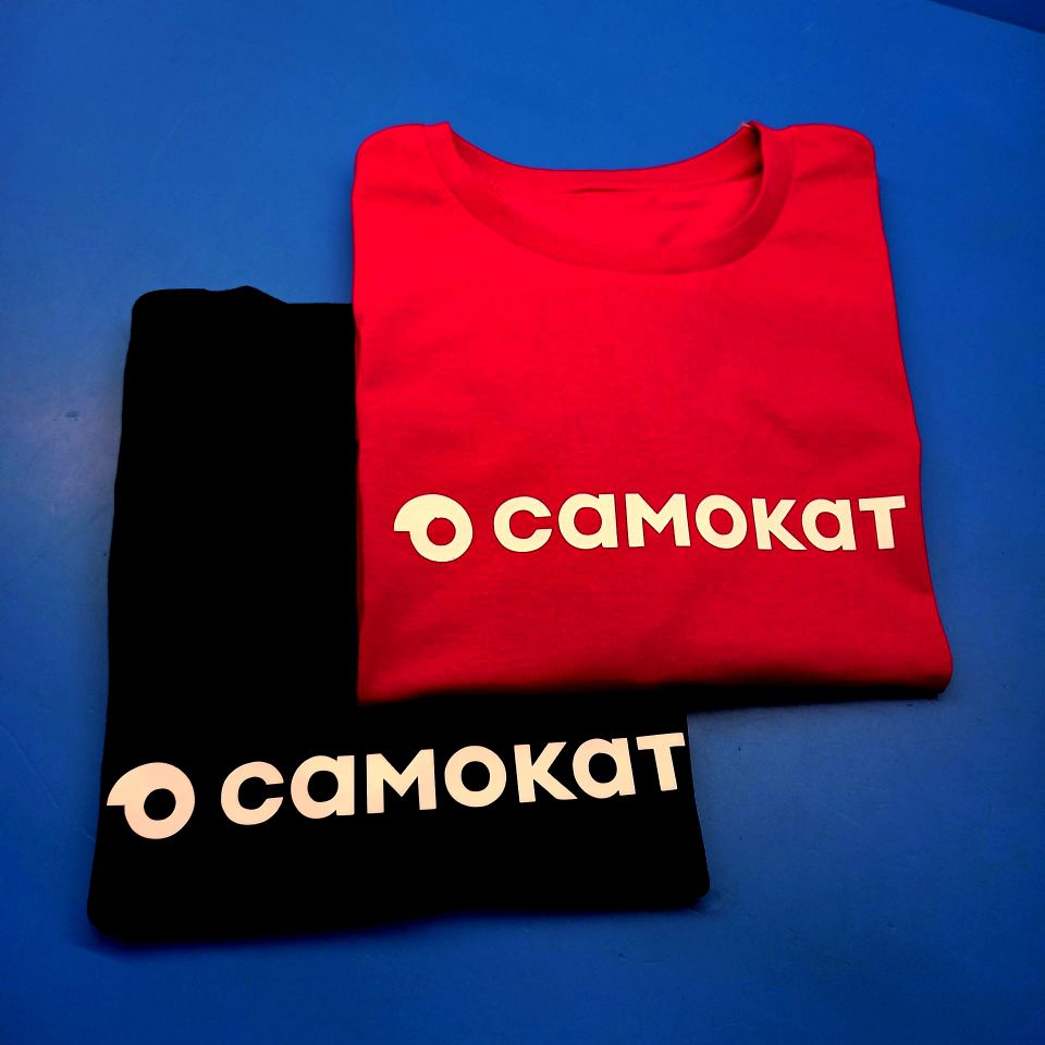 Печать лого самокат на футболку