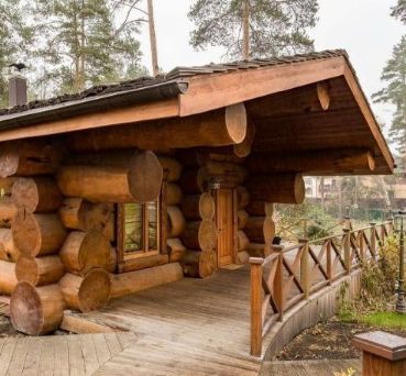 Строительство срубов из карельской сосны кело