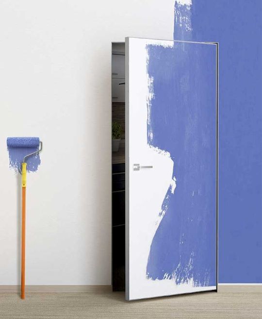 Скрытая дверь под отделку. Кромка алюминий хром. Внешнее открывание.