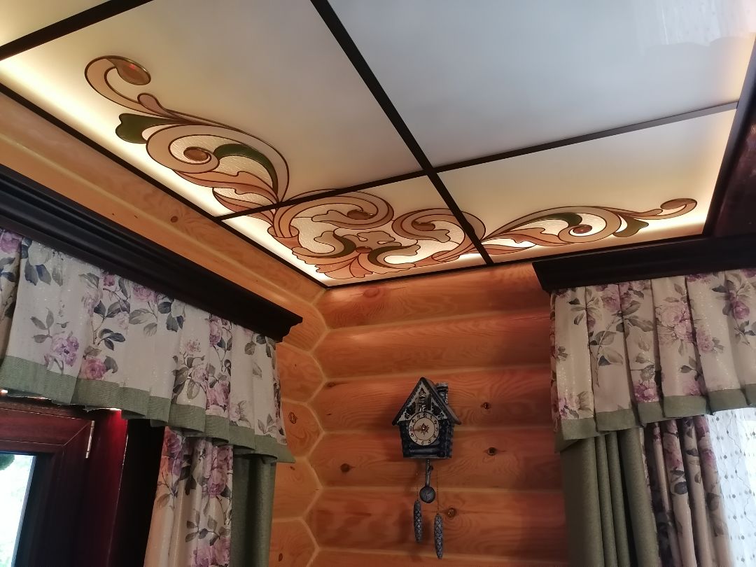 Витражный потолок