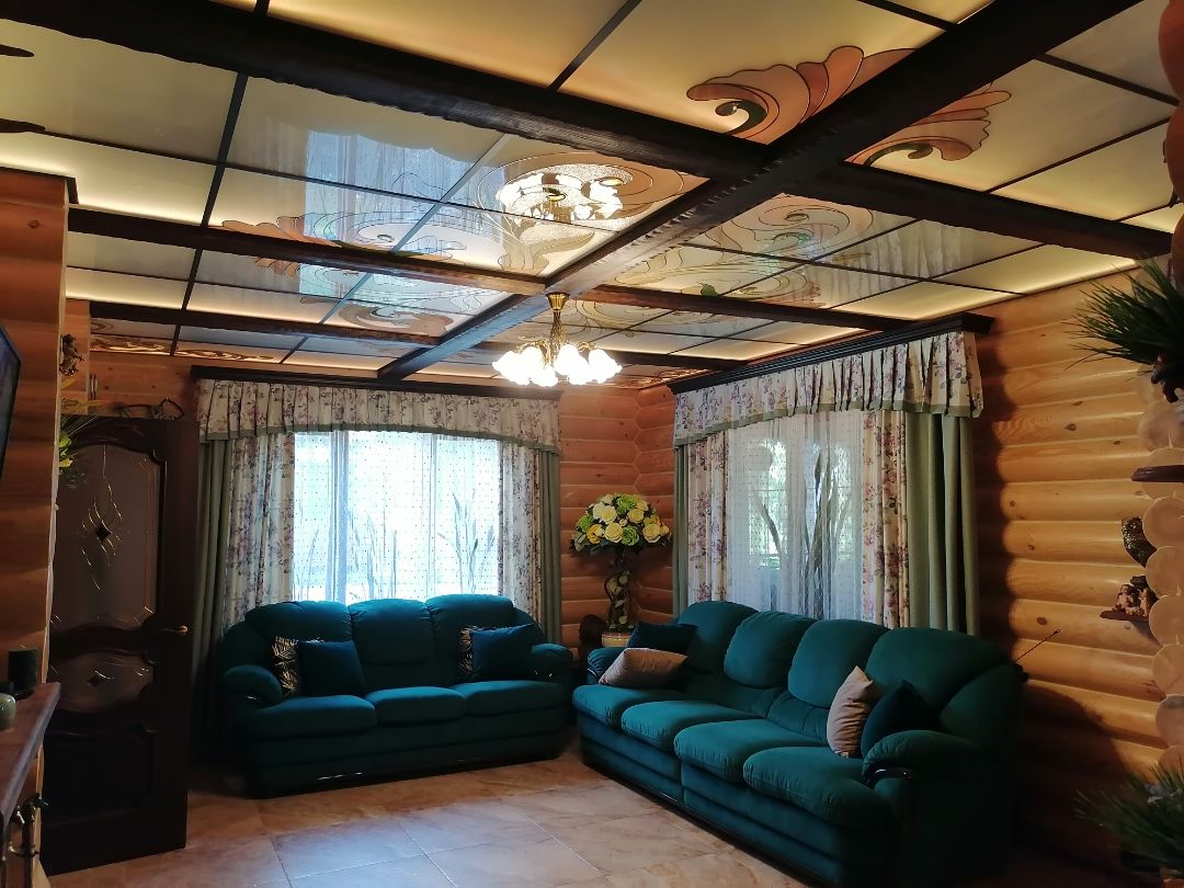 Витражный потолок