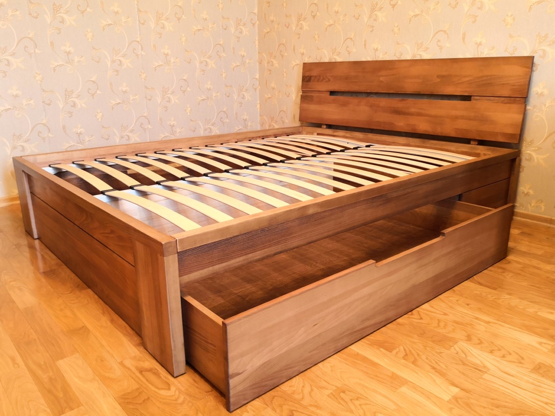 кровать из массива бука