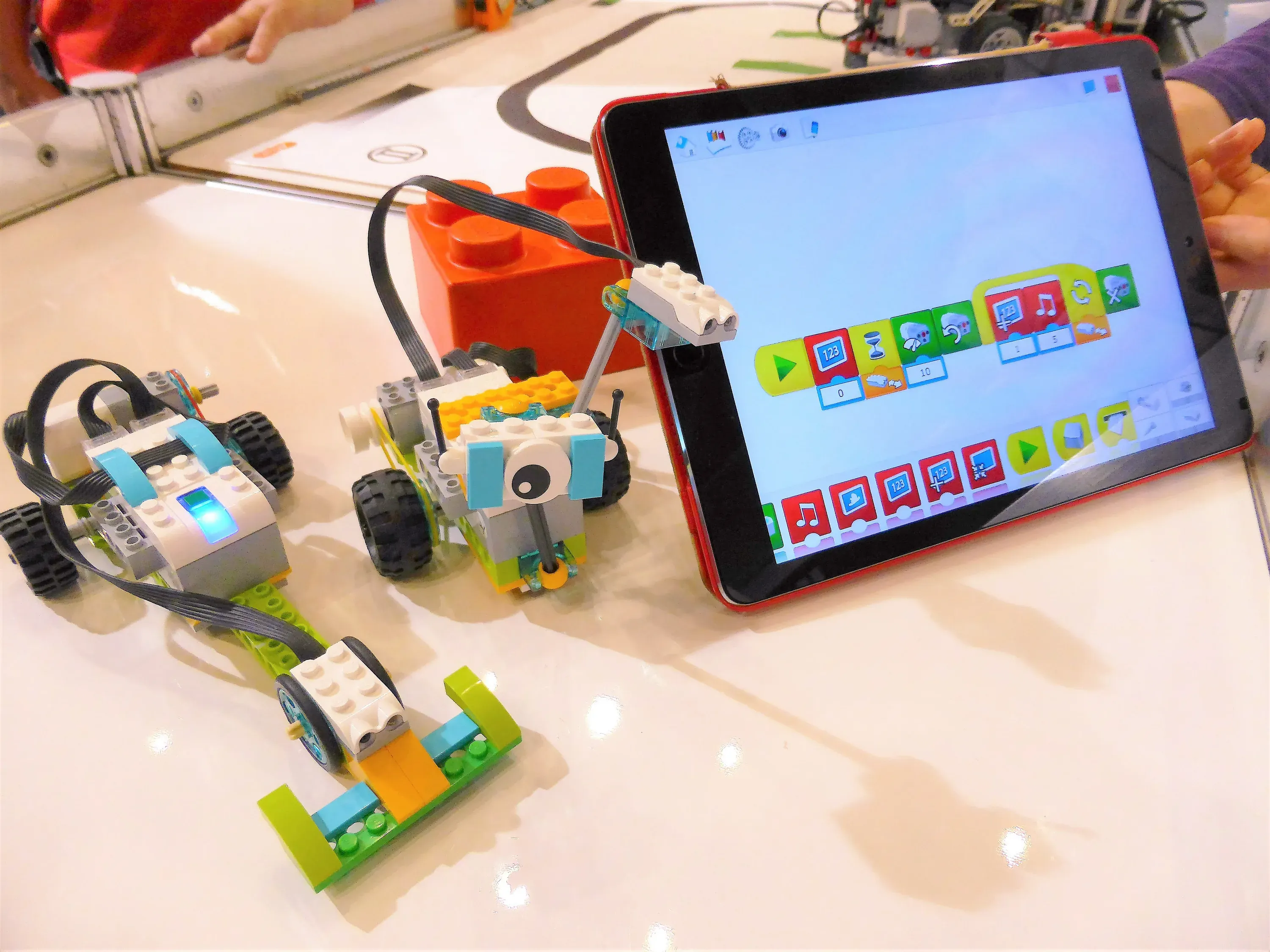 Развивающая робототехника LEGO WeDo 2.0 для детей 7-10 лет!