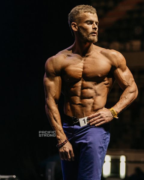 Пример 1 до/после тренировок в фитнес клубе Pacific Strong Gym