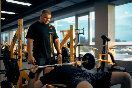 Большой выбор услуг в фитнес клубе Pacific Strong