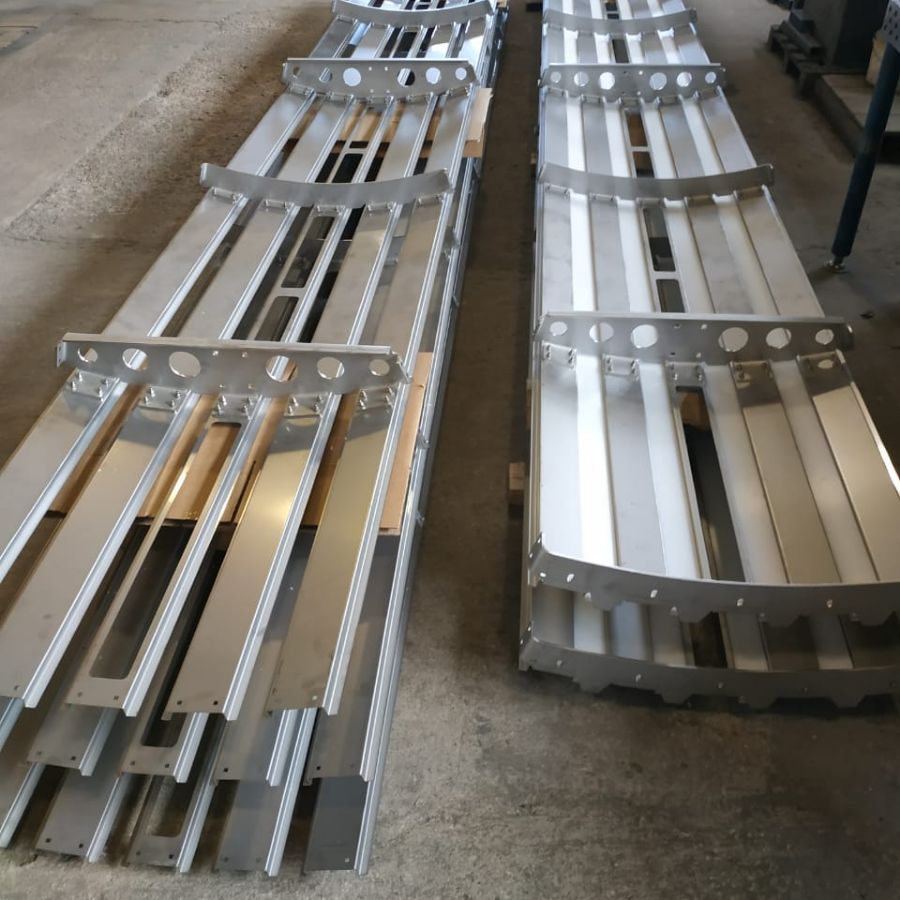 детали из нержавейки изготовленные лазерной резкой и гибкой