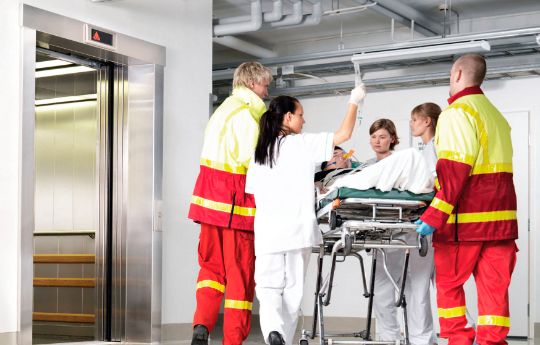 Больничные лифты