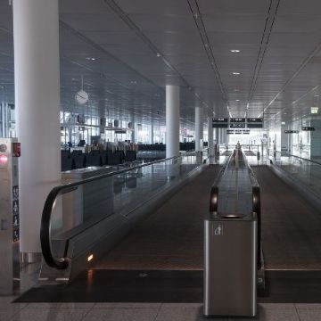 Траволаторы в аэропортах и вокзалах