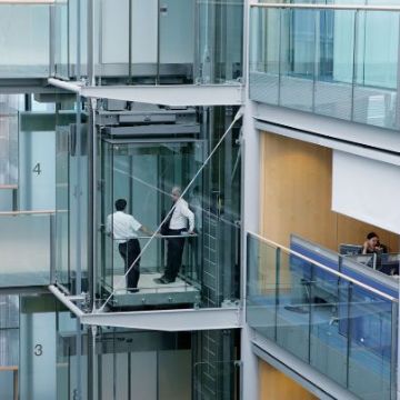 Панорамный лифт в бизнес-центр