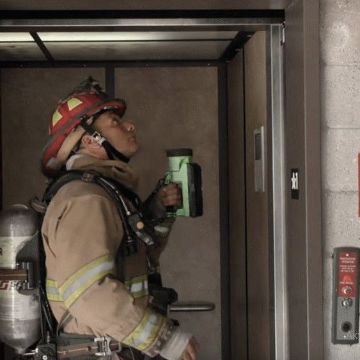 Китайские лифты с функцией перевозки пожарных подразделений