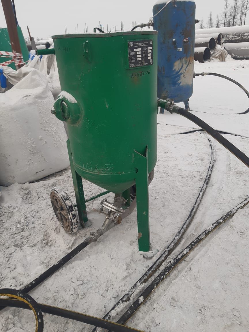 Установка абразивоструйная:DSMG-200 Zitrek, 2 шт. напорного типа DSG-250.Аппарат пескоструйный DBS.Аппарат пескодробеструйный DBS-100. 2 шт. установка абразивоструйная DSMG-200 Zitrek.